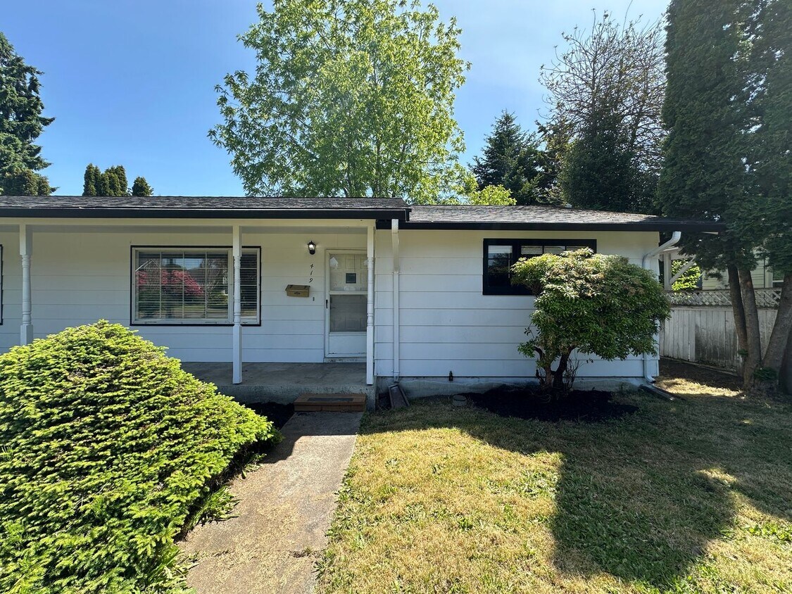 Foto principal - 419-421 3rd St. NE