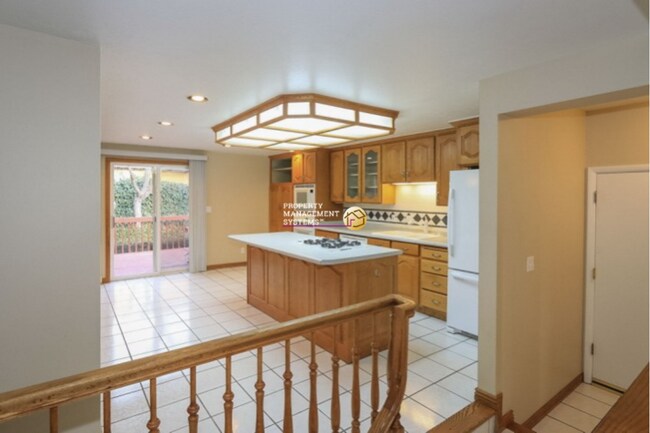 Foto del edificio - 4 Bedroom / 3 Bath Home in Sandy!