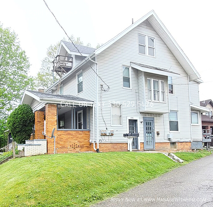 Primary Photo - Spacious First Floor Apartment!