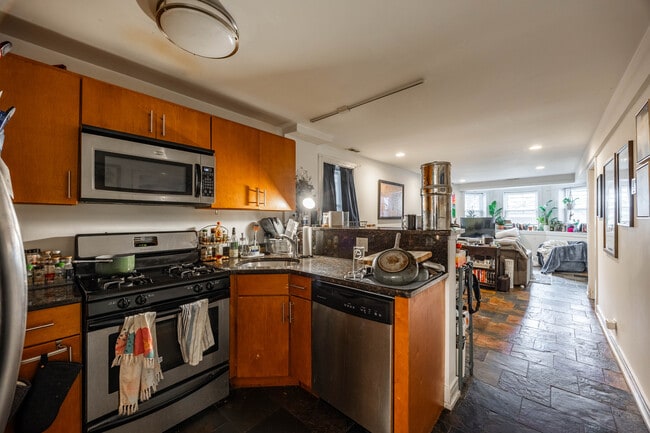 Foto del edificio - 3023 N Oakley Ave