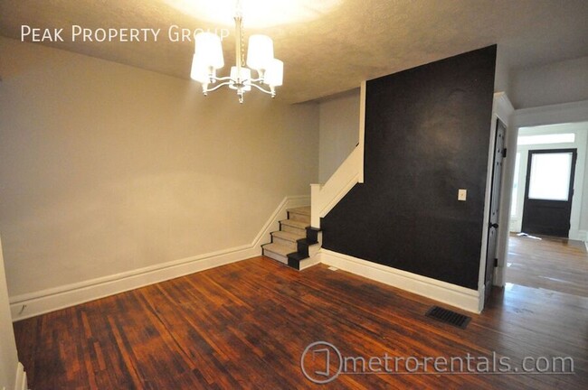 Building Photo - Available Now! Located in Weinland Park, j...