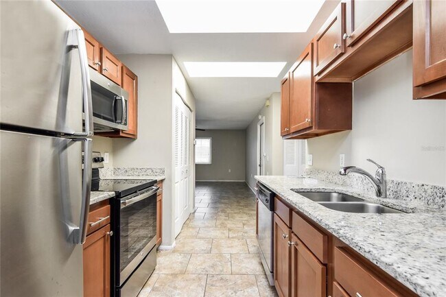 Foto del edificio - 7652 Atherton Ave