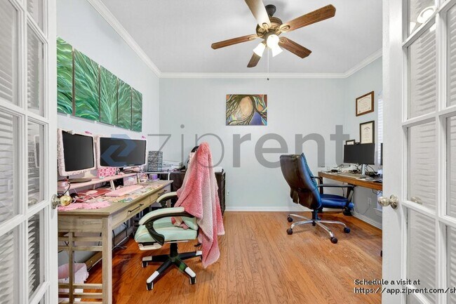 Foto del edificio - 6501 Amesbury Ln