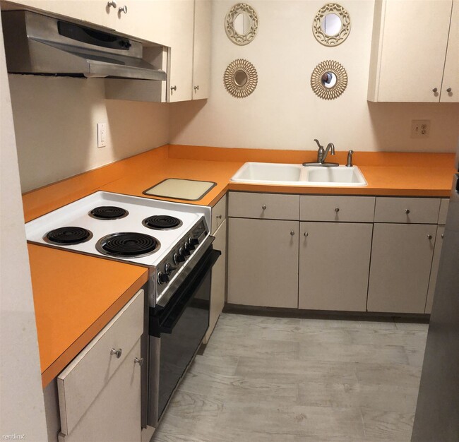 Building Photo - 1 br, 1 bath Condo - Saturn Condominiums