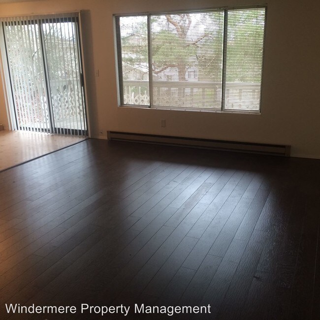 Building Photo - 2211 Yew St
