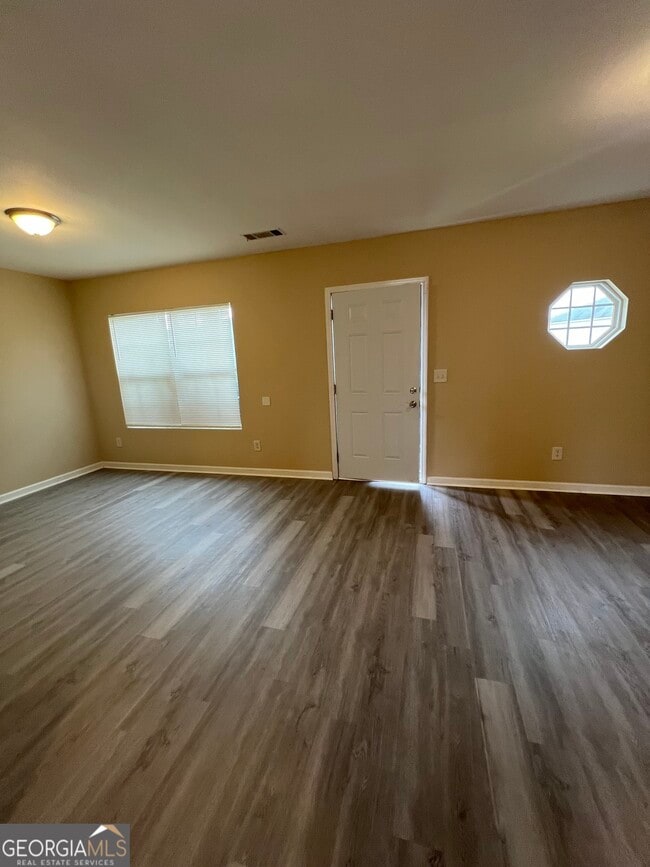 Building Photo - 733 Wheel House Ln