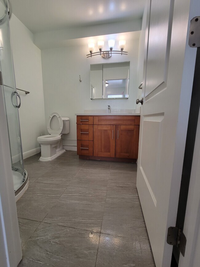 Foto del edificio - 614 Grand Ave