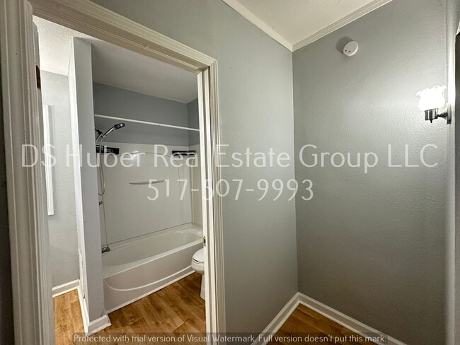 Foto del edificio - 813 N Jenison Ave