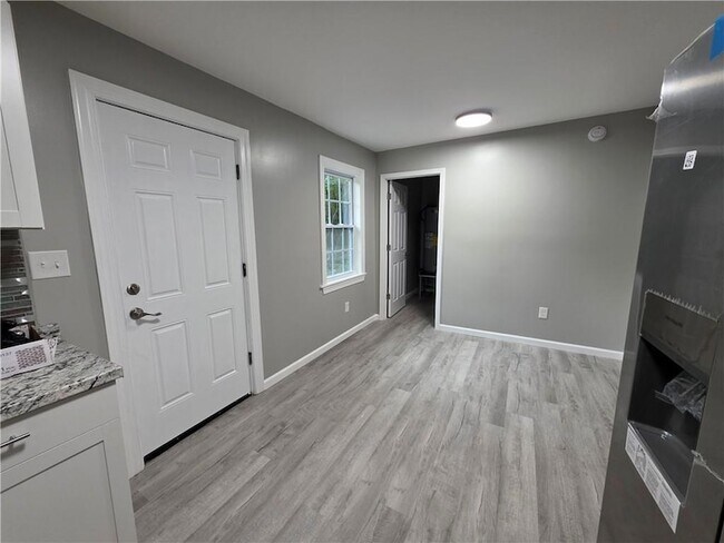 Foto del edificio - 3066 Baycrescent Dr