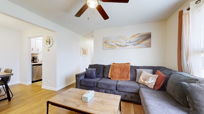 Foto del edificio - 253 White Oak Rd