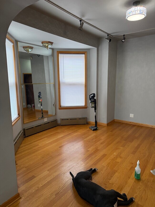 Foto del edificio - 840 N California Ave