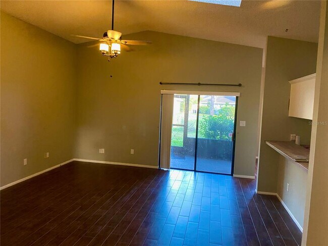 Foto del edificio - 413 Wild Fox Dr