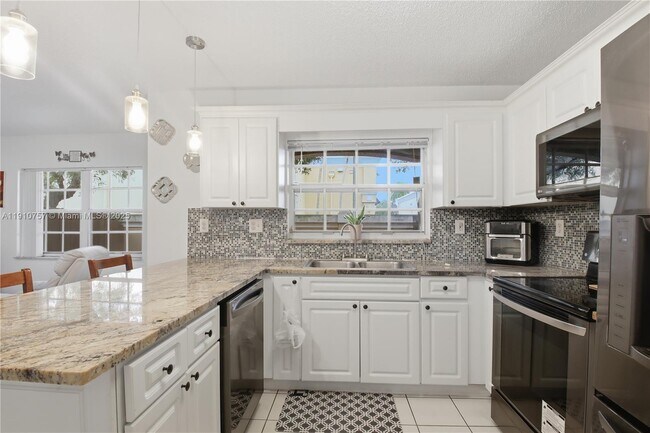 Foto del edificio - 7141 SW 158th Ct