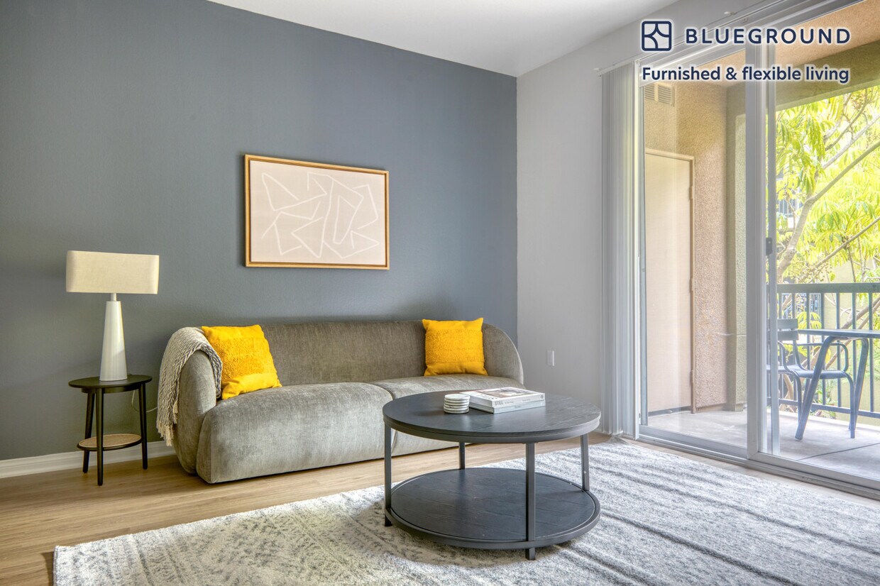 Foto principal - 8700 Pershing Dr