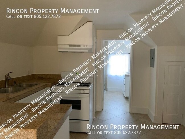 Building Photo - *Santa Paula  1 Bed/1 Bath* Available Star...