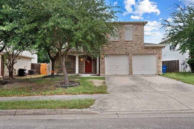 Building Photo - Stylish & Spacious 4-Bedroom Home