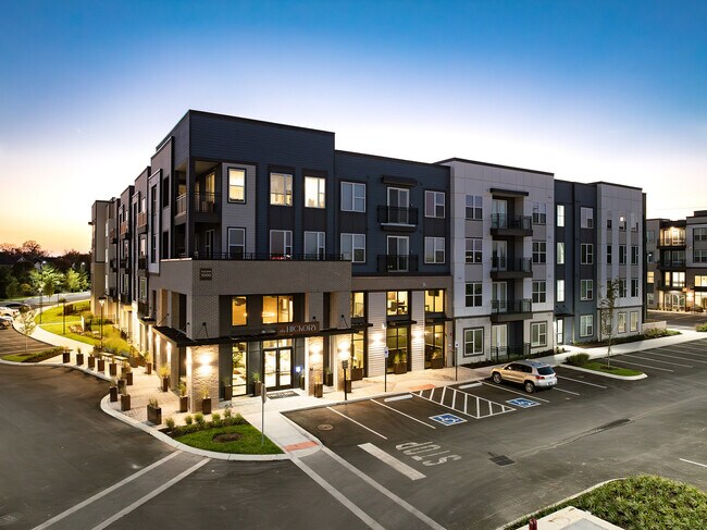 Foto del edificio - The Hickory at Indian Lake Village