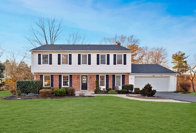 Foto del edificio - ABSOLUTELY GEORGEOUS 5BD/3.5BA Fully-Renov...