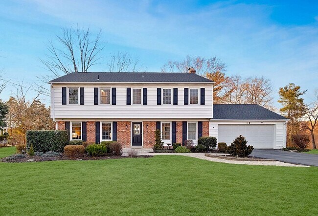 Photo - ABSOLUTELY GEORGEOUS 5BD/3.5BA Fully-Renov... House