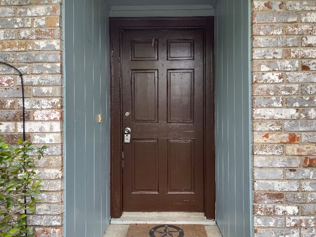 Foto del edificio - 2732 Meadow Gate Ln