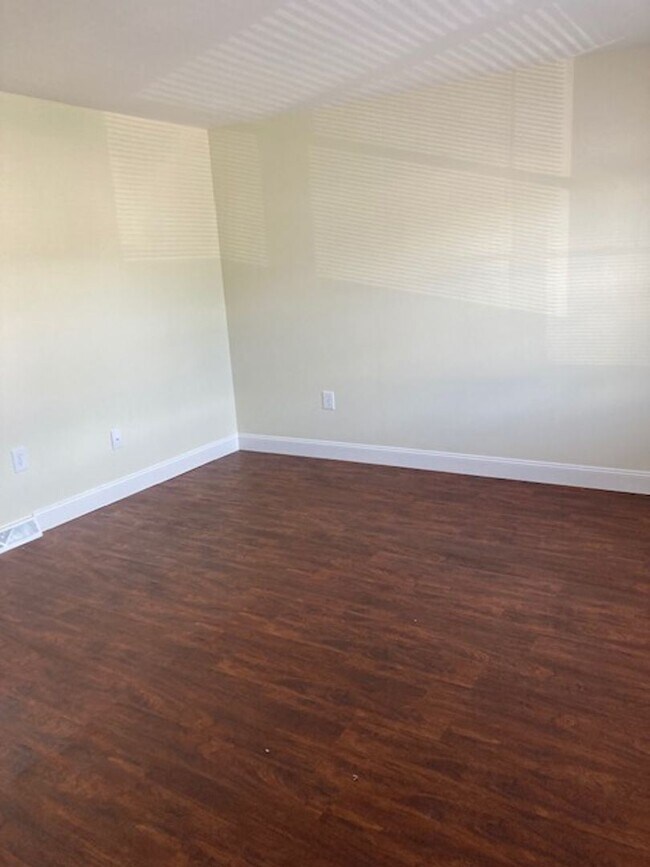 Building Photo - 3 br, 1.5 bath House - 133 MILLVIEW COURT