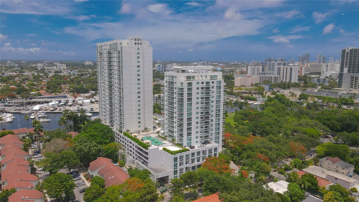 Foto principal - 1861 NW South River Dr