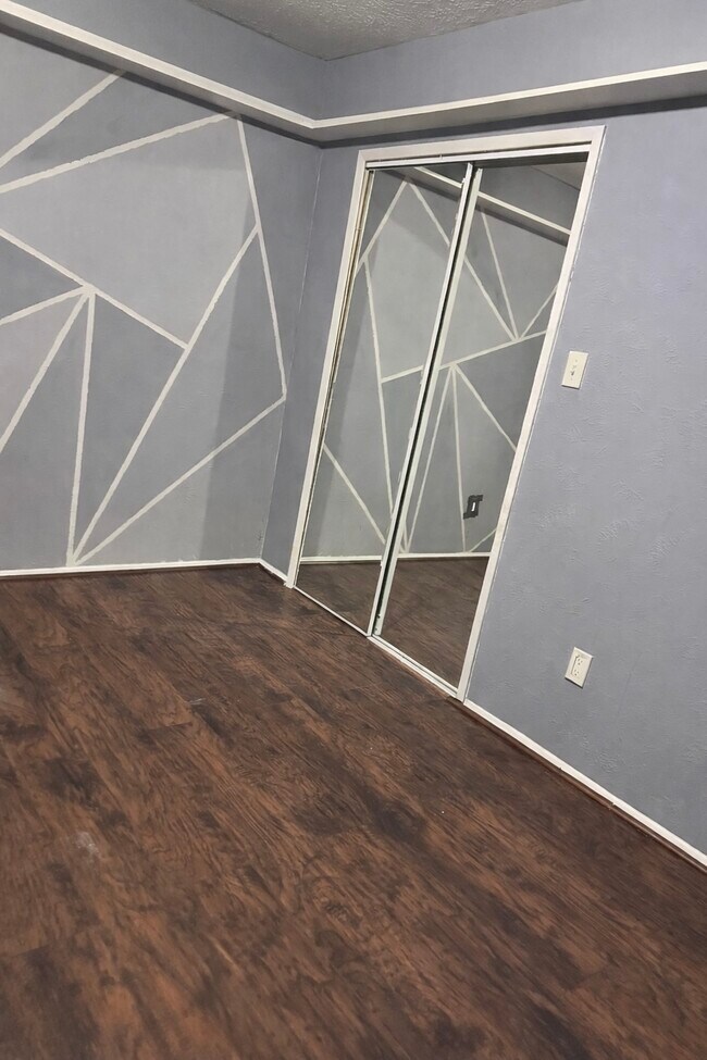 Foto del edificio - 5406 Fair Forest Dr