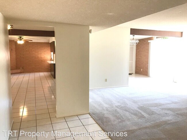 Foto del edificio - 4 br, 2 bath House - 7641 E. SENECA ST.