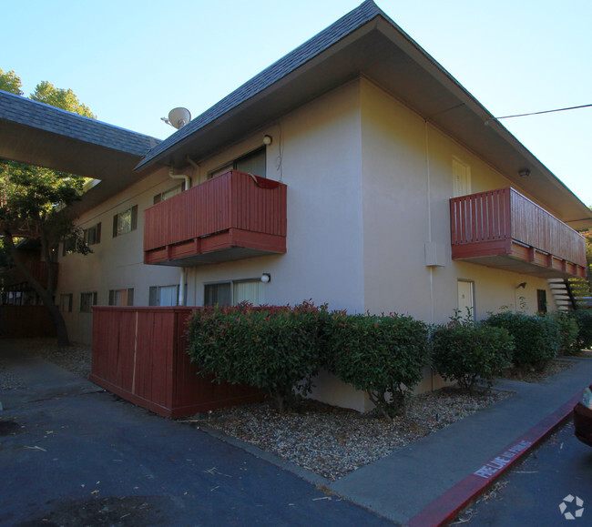 Building Photo - Twin Gardens Apartments