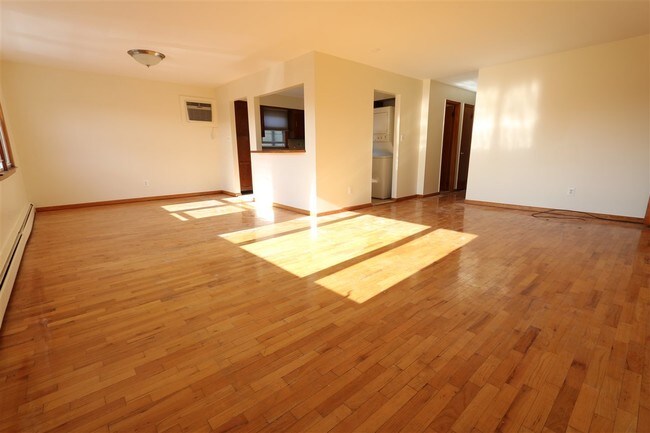 Building Photo - 3 Schuyler Pl