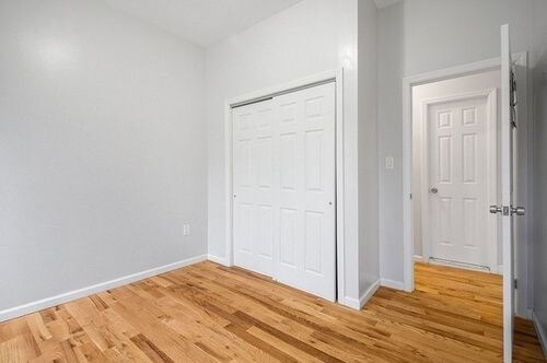 Building Photo - 944 Marcy Ave