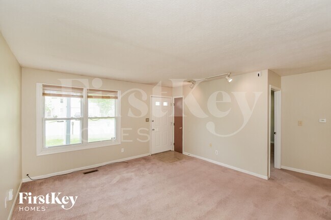 Building Photo - 5691 Dobbs Ferry Dr