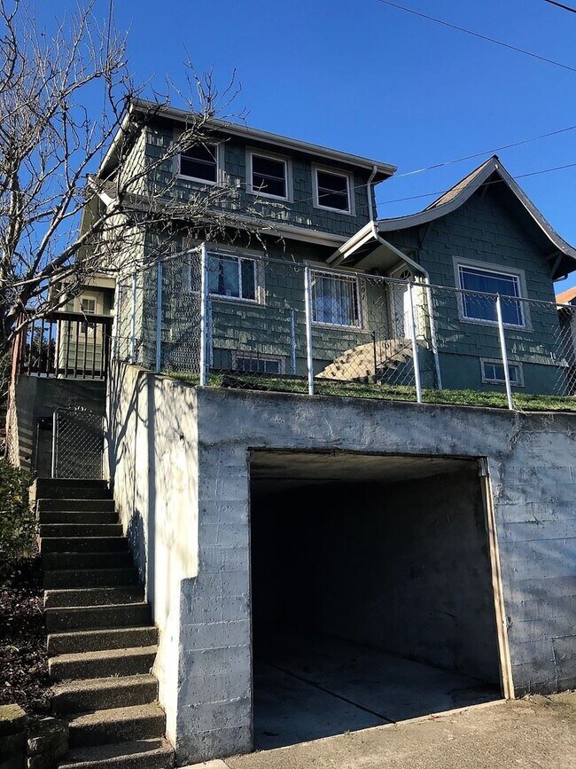 Building Photo - 5 br, 2 bath House - 301 N. Wycoff Ave