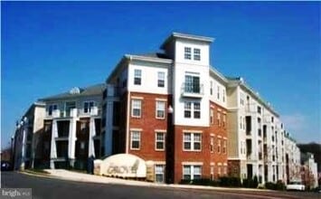 Building Photo - 2465 Army Navy Dr