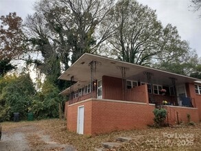 Building Photo - 1444 Academy St
