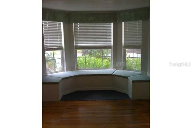 Foto del edificio - 712 Floral Dr