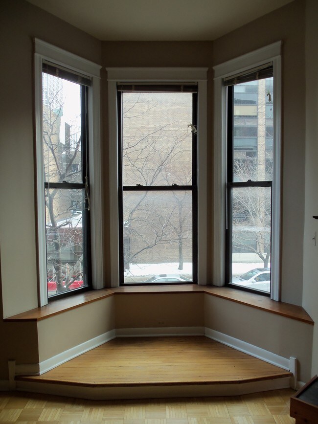Foto del edificio - 1006 N Clark St