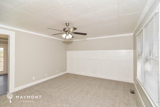 Foto del edificio - 2044 Dinsmore Rd