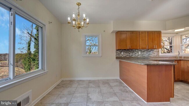 Foto del edificio - 1604 Woodhill Ct