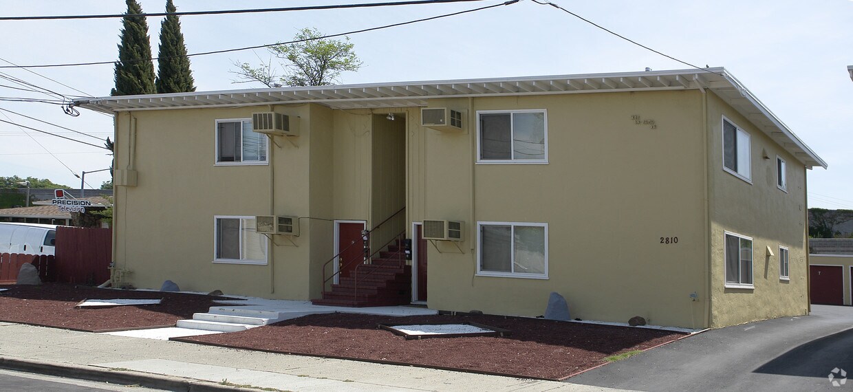 Building Photo - 2810 Broadmoor Ave