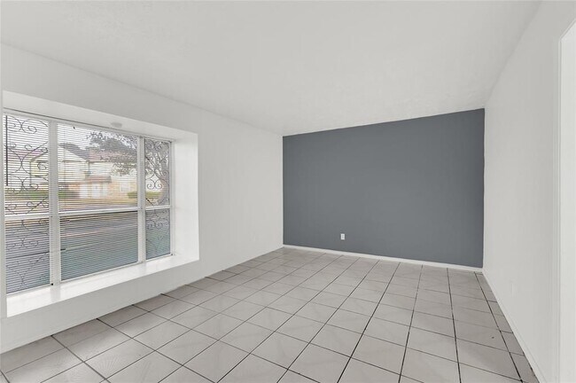 Building Photo - 13517 Castilian Dr