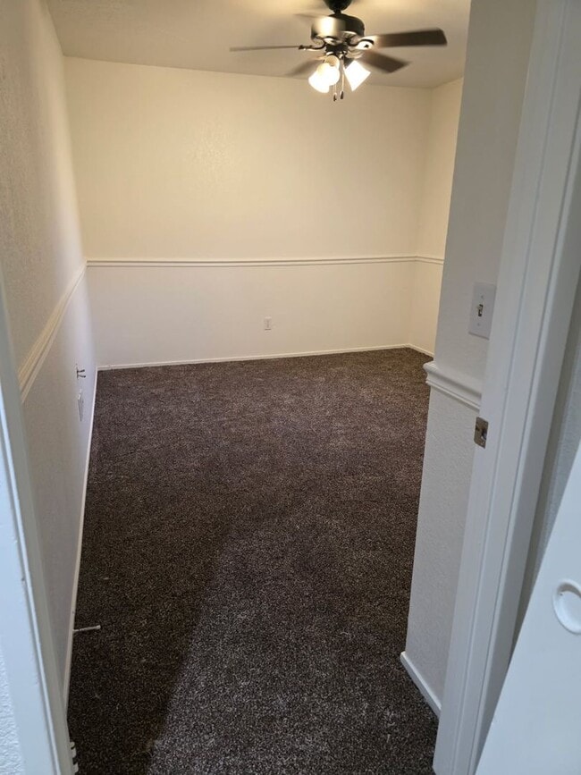 Foto del edificio - SE Visalia home coming soon!!