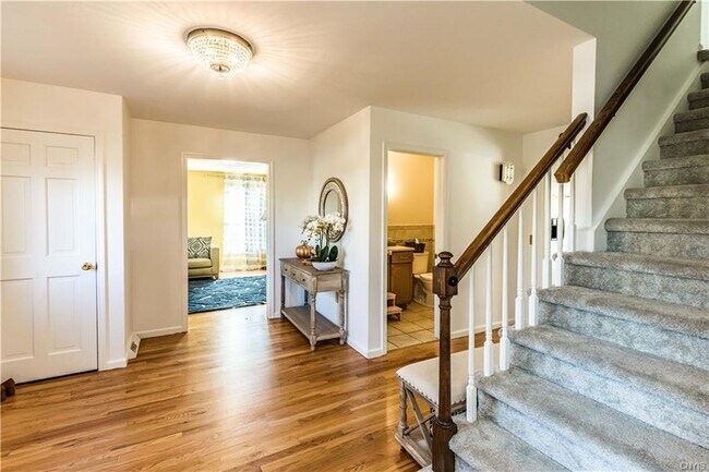 Foto del edificio - 8207 Pembroke Dr