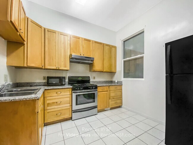 Building Photo - 571 Vallejo St.