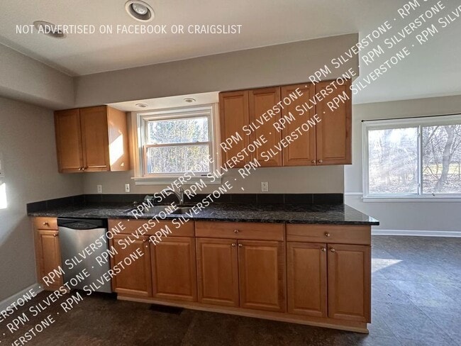 Building Photo - 2362 Sanders Pl