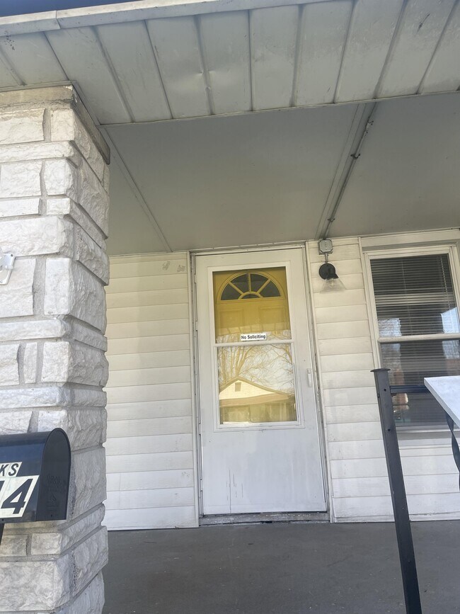 Building Photo - 2644 Foltz St