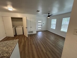 Building Photo - 1118 Brookswood Ave