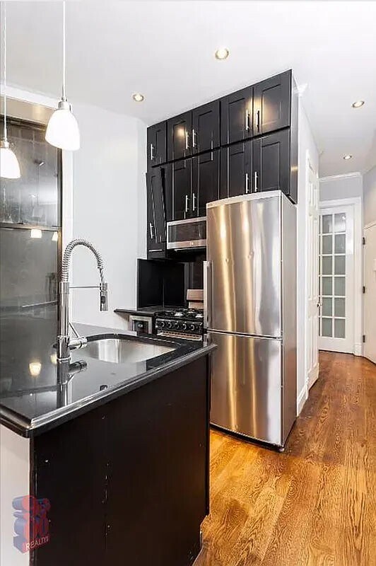 Primary Photo - 40 AVENUE B