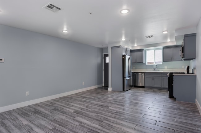 This beautiful and updated 4 Bed / 3 Bath apartment in a prime Boyle Heights location is now avai... - This beautiful and updated 4 Bed / 3 Bath apartment in a prime Boyle Heights location is now avai...