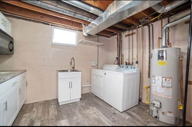 Building Photo - 4543 Kingston Rd